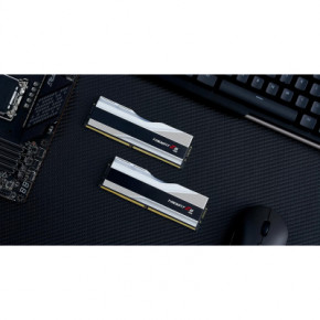     DDR5 64GB (2x32GB) 6000 Trident Z5 RGB Silver G.Skill (F5-6000J3238G32GX2-TZ5RS) 7