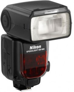  Nikon Speedlight SB-900