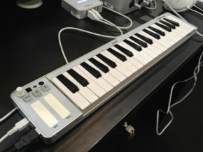 MIDI- Icon iKey PRO 4