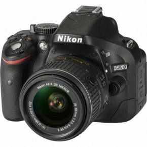   Nikon D5200 + 18-55 II (VBA350KV02)
