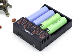    Liitokala Lii-402 Ni-Mh/Li-ion/Li-Fe/LiFePO4 USB Powerbank LED Box 8