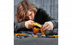   Lego 4x4 X-Treme Off-Roader (42099) (1)