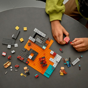  Lego Minecraft    (21185) 6