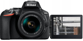  Nikon D5600 kit AF-P 18-55 VR 3