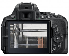  Nikon D5600 kit AF-P 18-55 VR 6