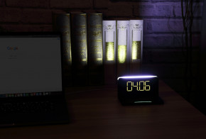    Qitech Alarm Clock Wireless Charger 31      5