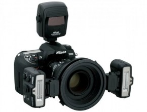    Nikon R1-C1