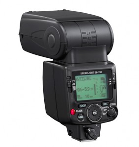  Nikon Speedlight SB-700   3