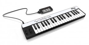MIDI  IK Multimedia Irig Keys 4