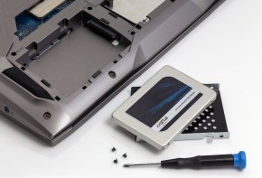 SSD  Crucial MX300 1050GB SATA TLC (CT1050MX300SSD1) 6